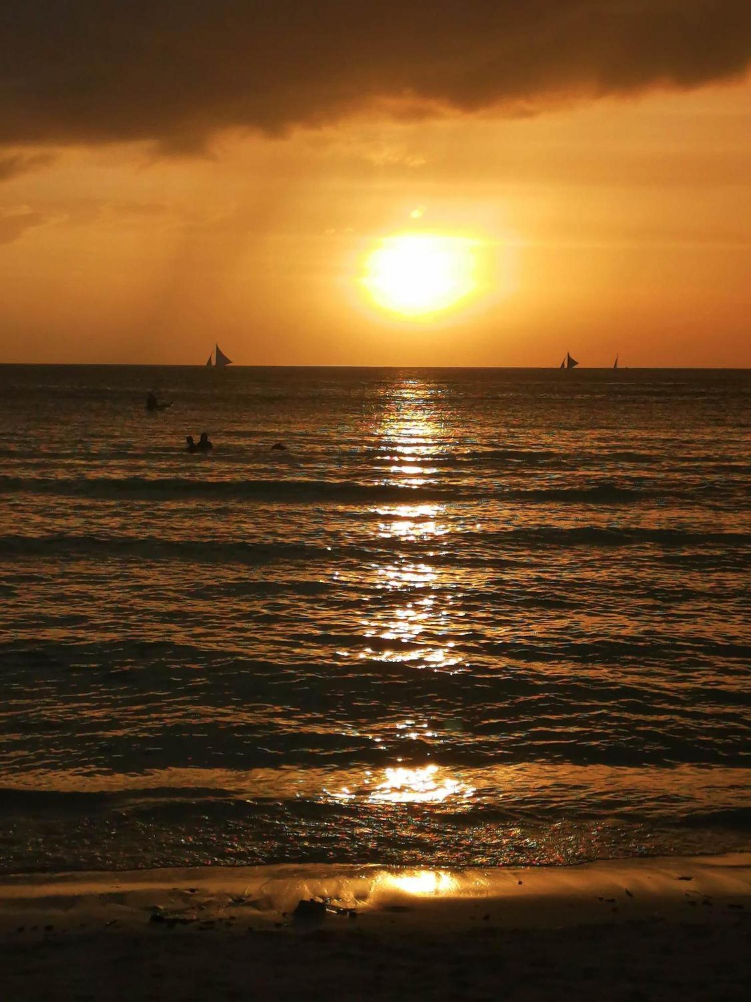 El Moro Beach Resort (Adults Only) Balabag  エクステリア 写真